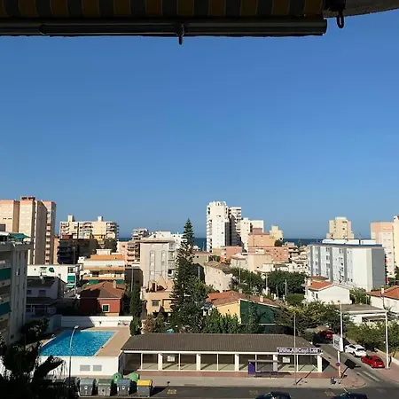 En Con Garaje Y Piscina Apartman